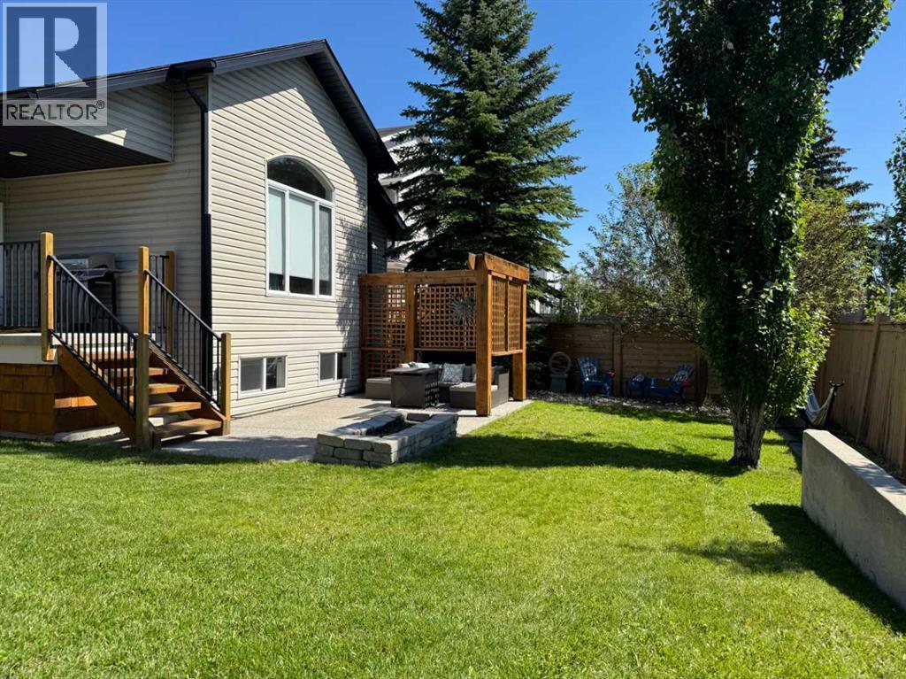 Single Family House Bungalow for Sale in  Rockmont Court NW Rocky Ridge Calgary 
