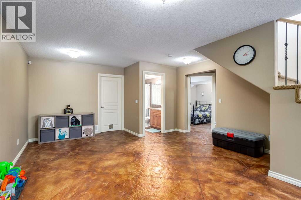 Single Family House Bungalow for Sale in  Rockmont Court NW Rocky Ridge Calgary 