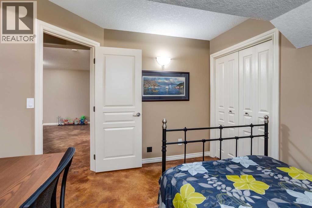 Single Family House Bungalow for Sale in  Rockmont Court NW Rocky Ridge Calgary 