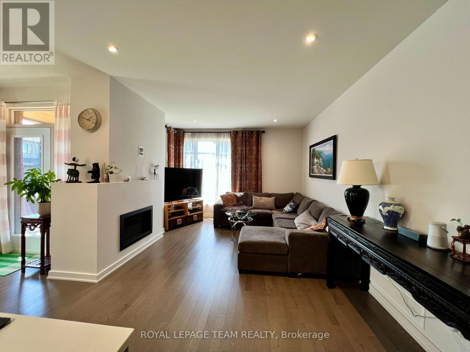 Photo 7 of 891 Chipping Circle, Ottawa ON