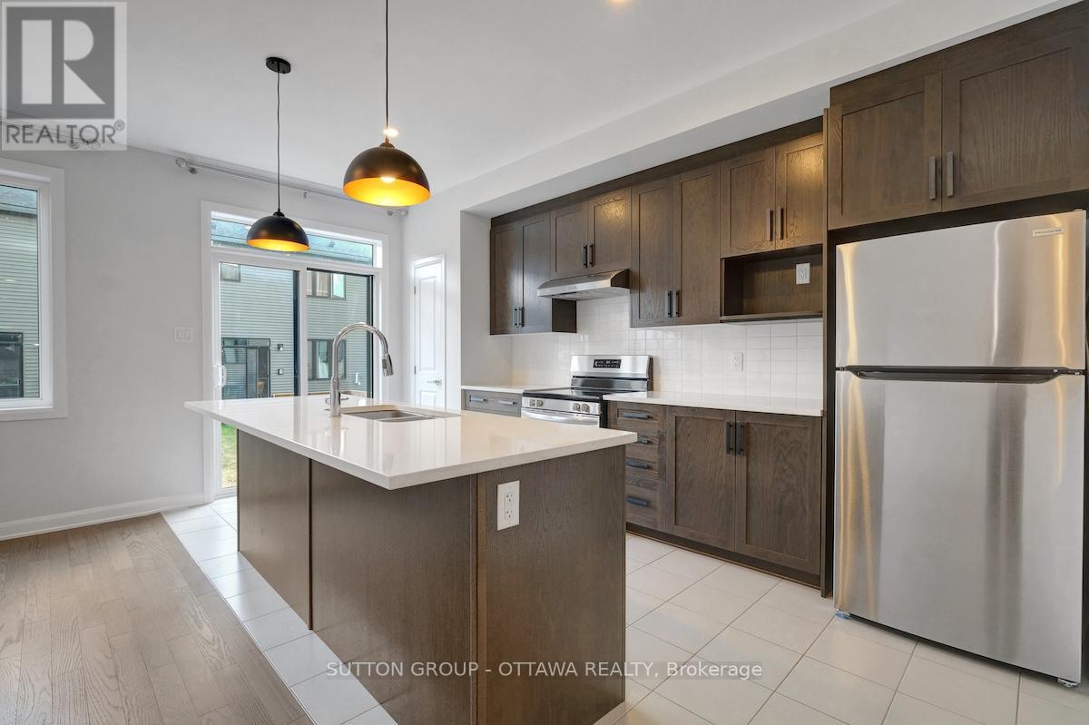 Photo 12 of 926 Athenry Court, Ottawa ON