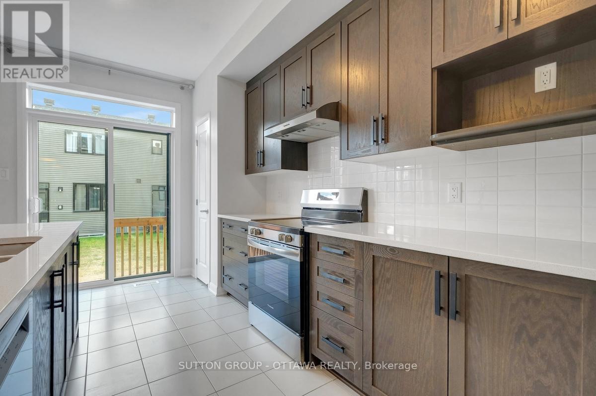 Photo 14 of 926 Athenry Court, Ottawa ON