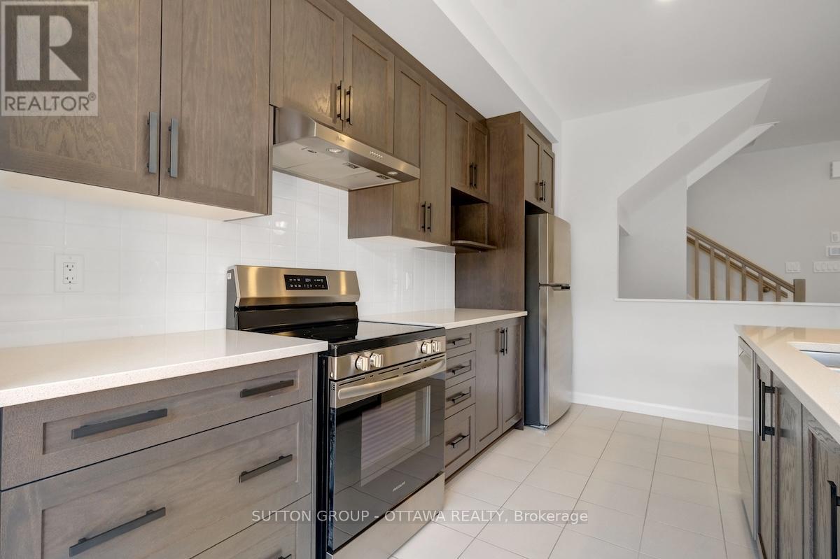 Photo 16 of 926 Athenry Court, Ottawa ON