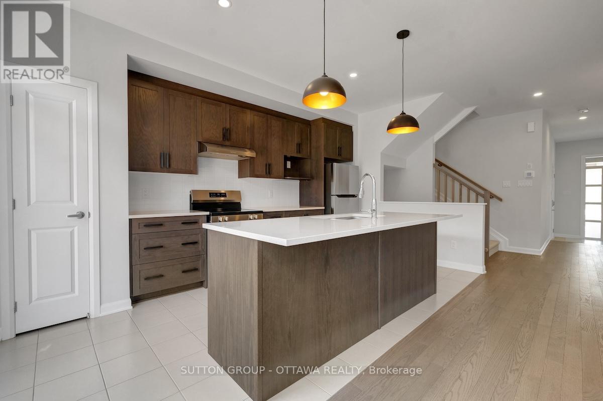 Photo 17 of 926 Athenry Court, Ottawa ON