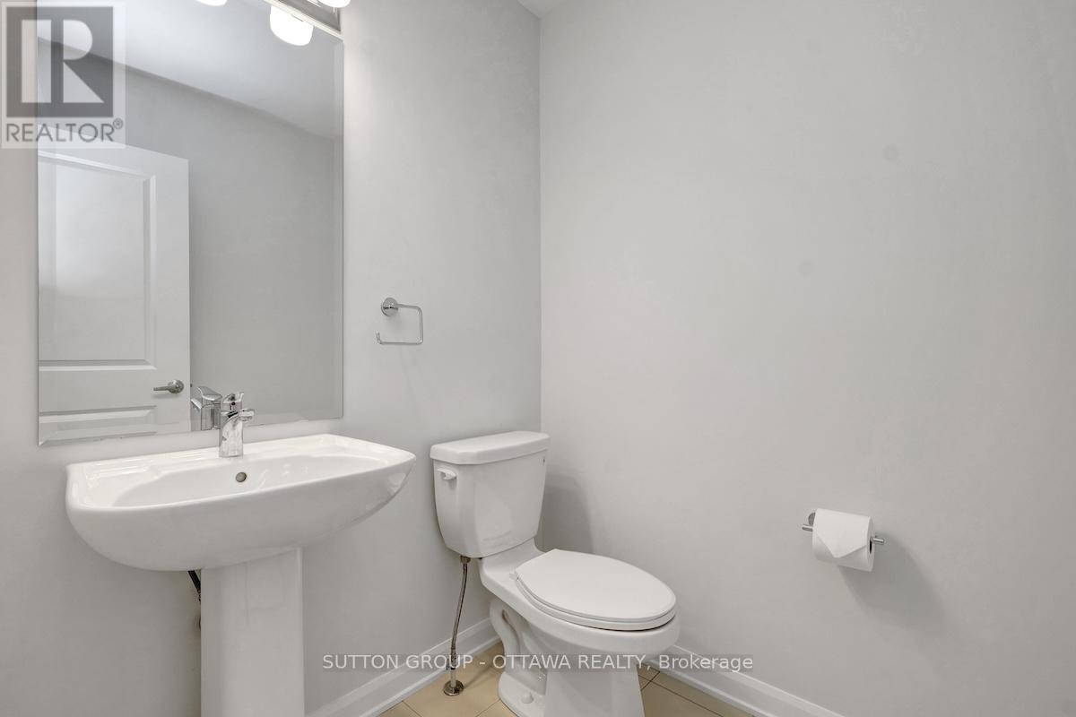 Photo 18 of 926 Athenry Court, Ottawa ON