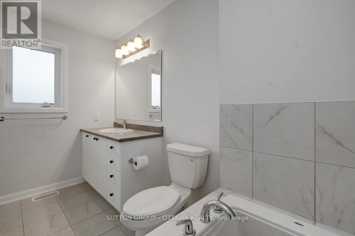 Photo 22 of 926 Athenry Court, Ottawa ON