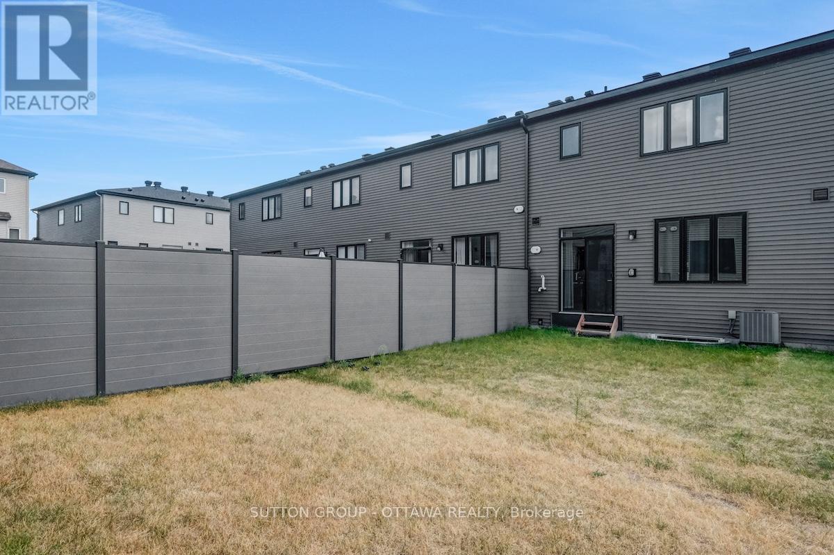 Photo 31 of 926 Athenry Court, Ottawa ON