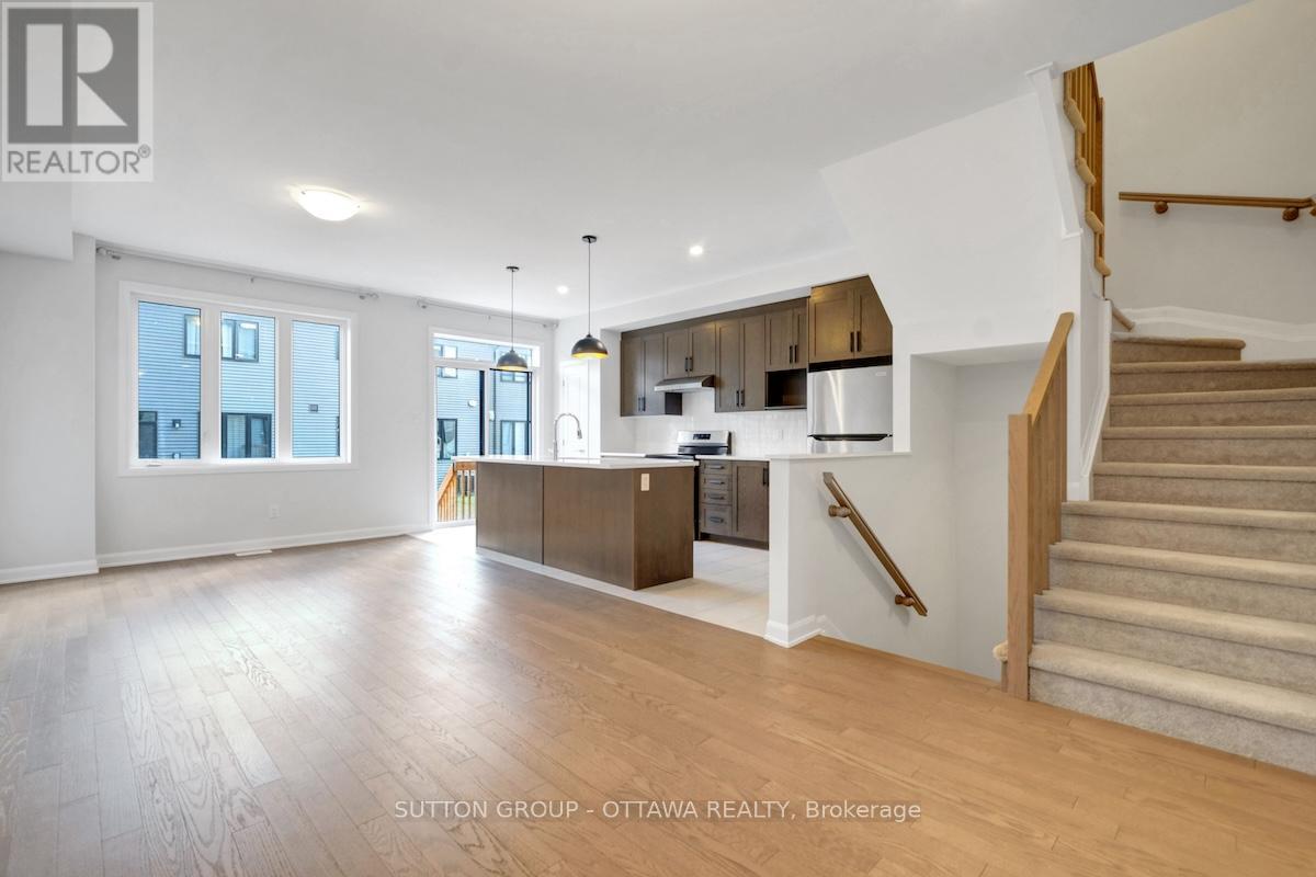 Photo 7 of 926 Athenry Court, Ottawa ON
