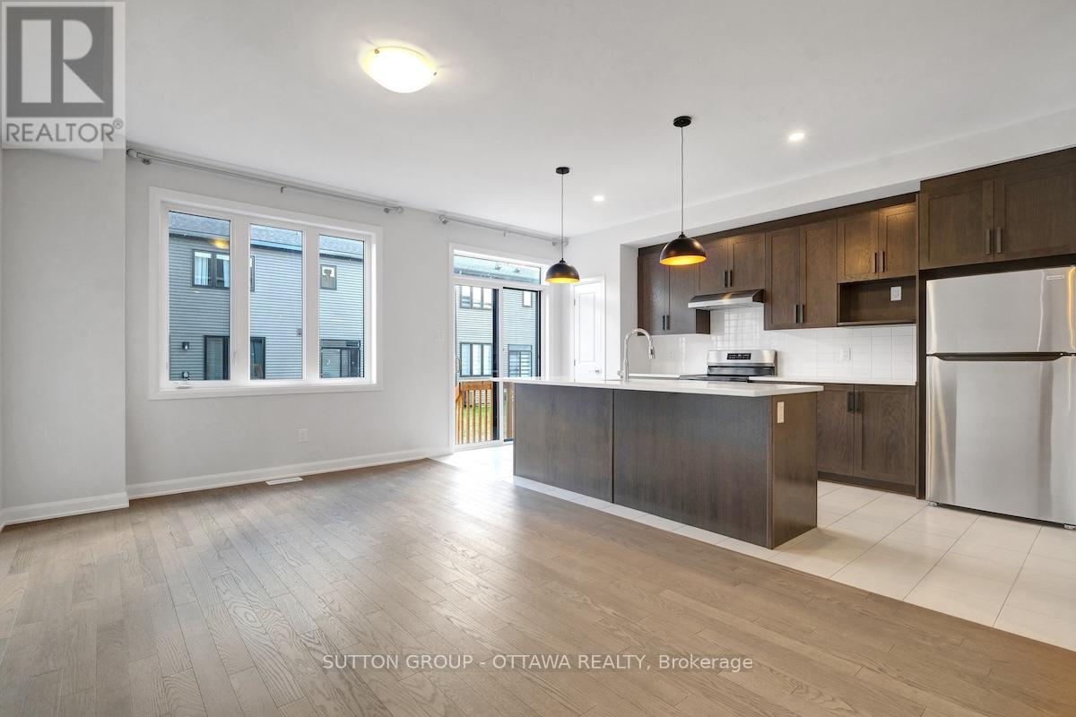 Photo 8 of 926 Athenry Court, Ottawa ON