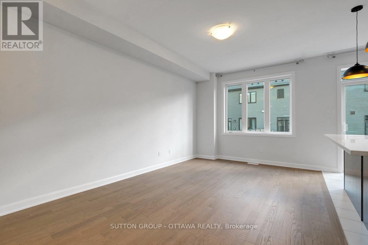 Photo 9 of 926 Athenry Court, Ottawa ON