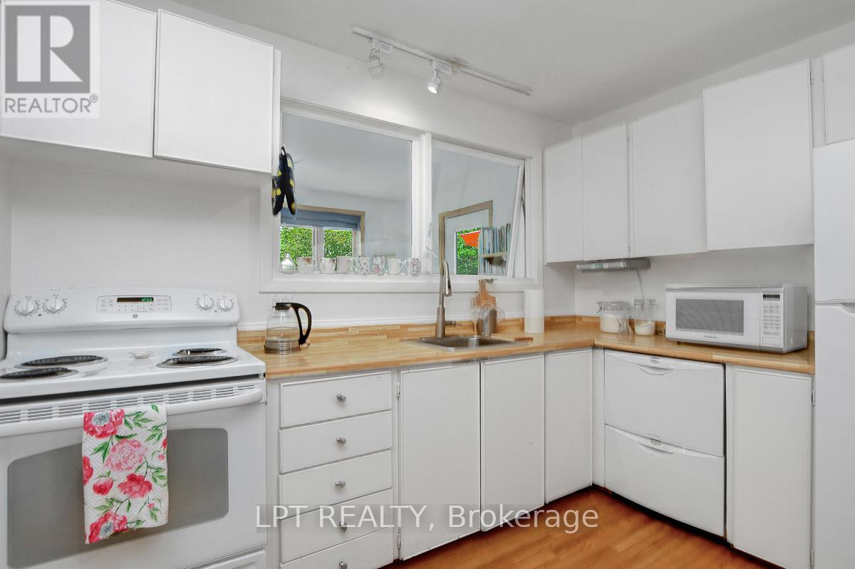 Photo 14 of 3008 Mccarthy Road, Ottawa ON