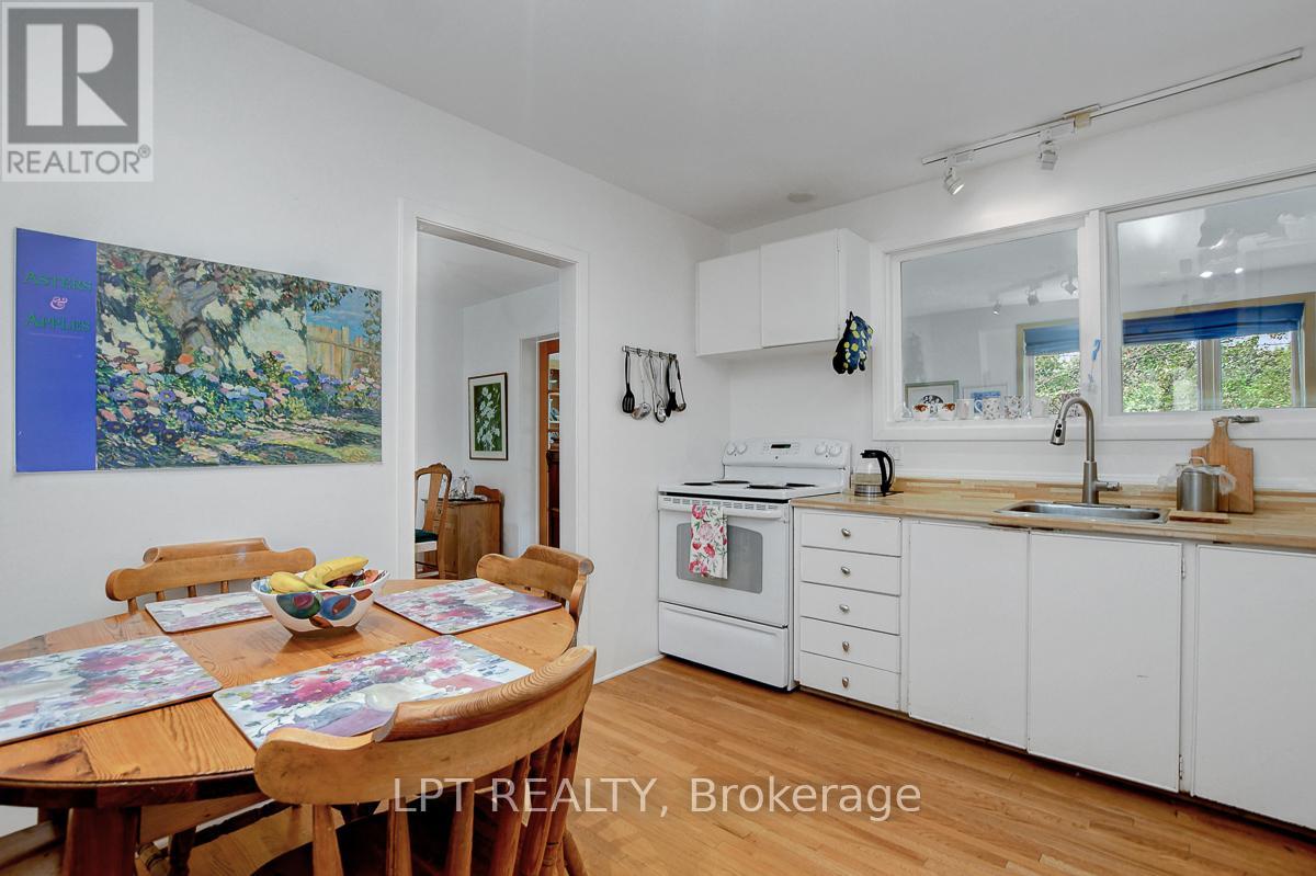 Photo 15 of 3008 Mccarthy Road, Ottawa ON