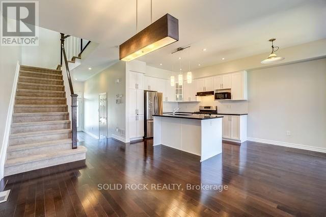 Photo 11 of 604 Tennant Way, Ottawa ON