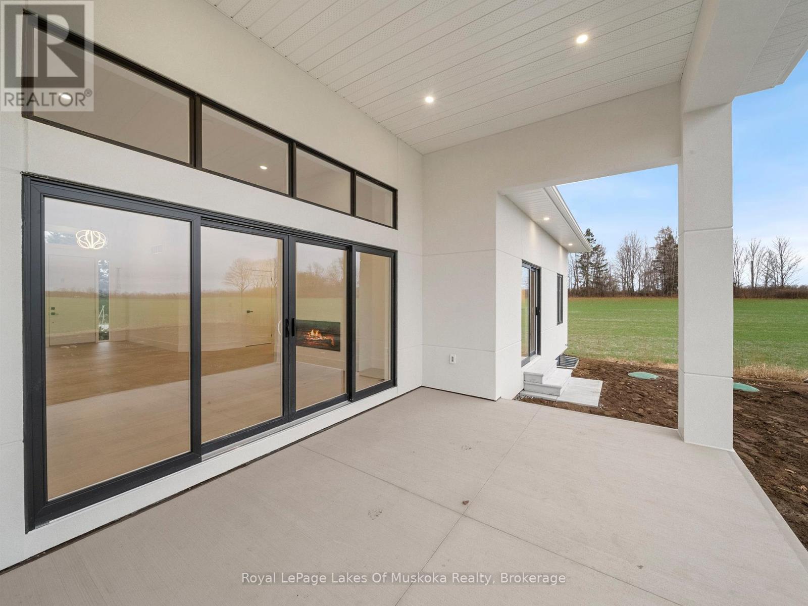 Photo 3 of 19 Henry Ball Court, Oromedonte ON