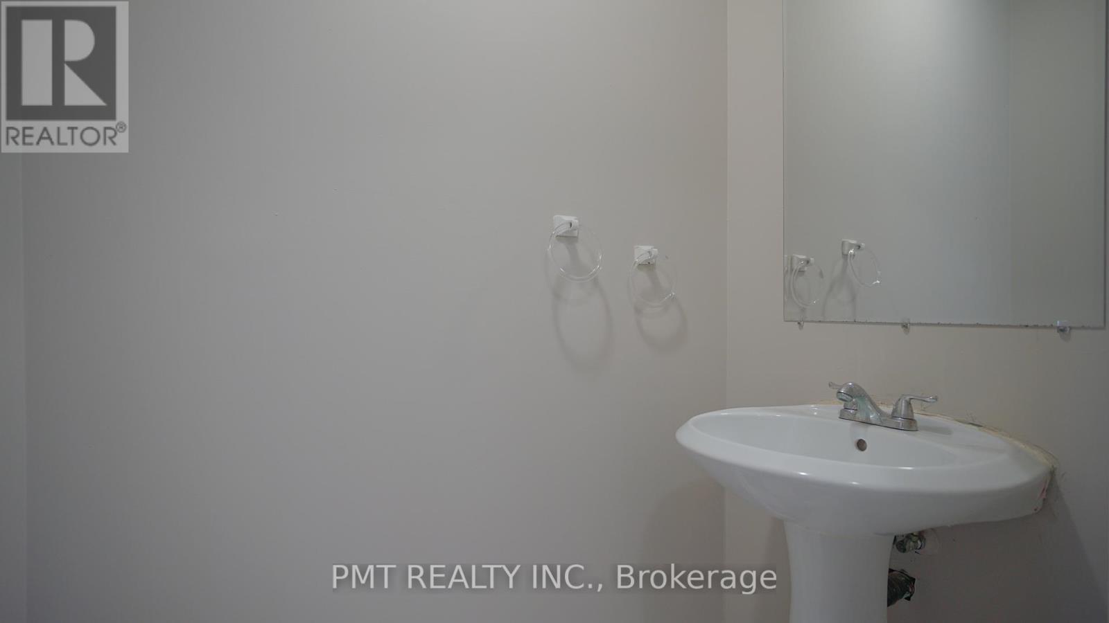 Photo 16 of 24 1530 Reeves Gate, Oakville ON