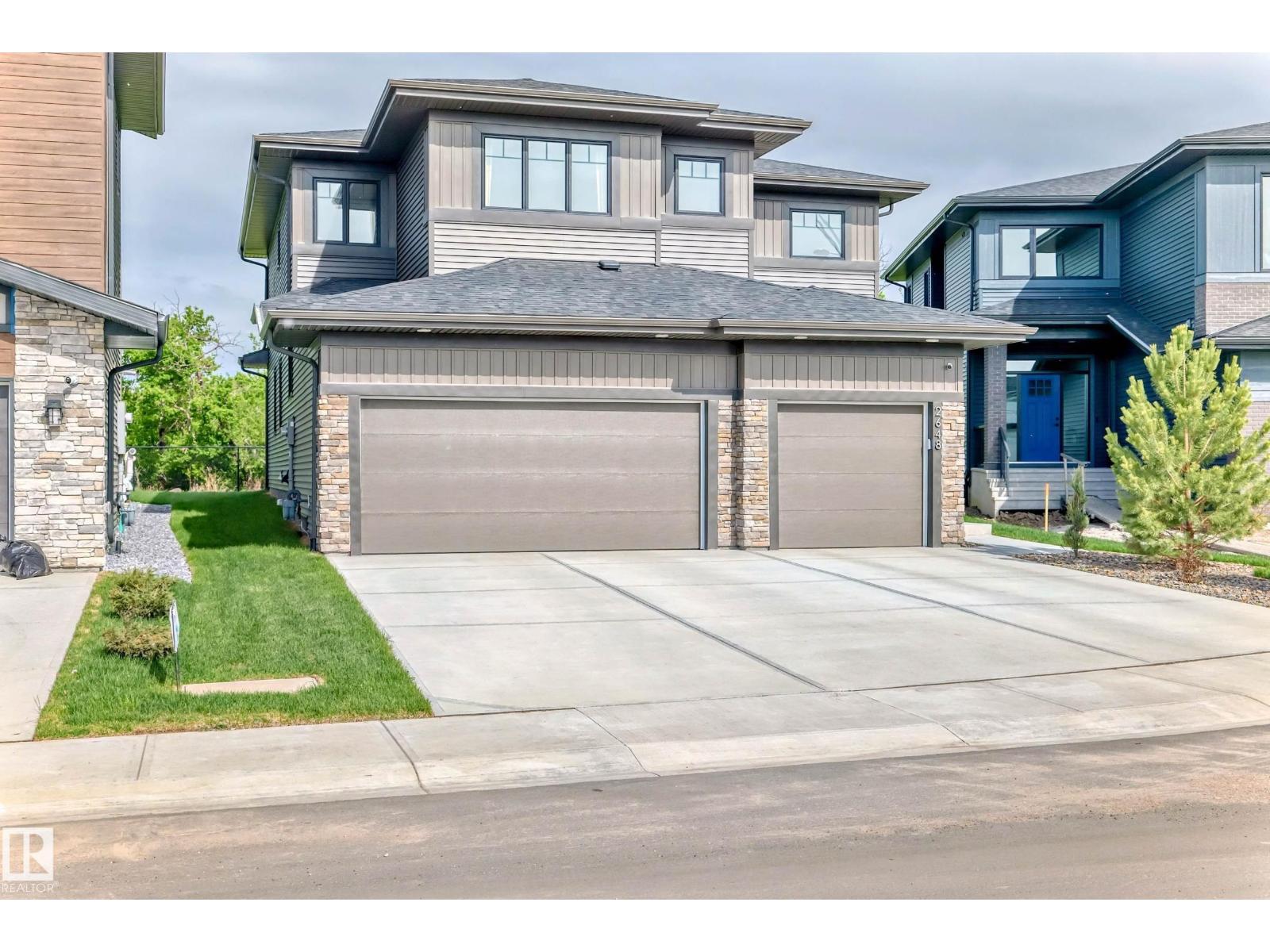 Photo 2 of 2648 208 St Nw, Edmonton AB