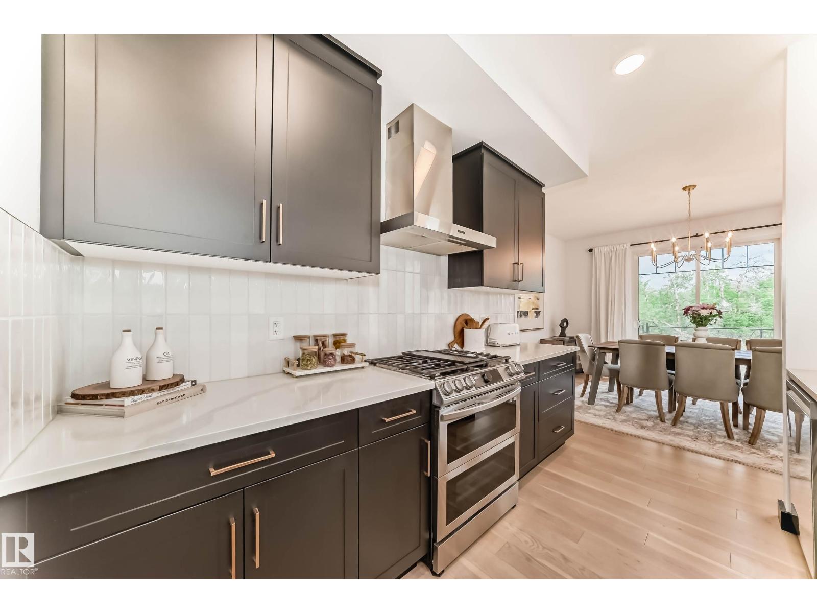 Photo 10 of 2648 208 St Nw, Edmonton AB