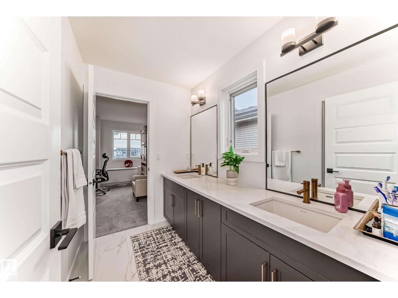 Photo 38 of 2648 208 St Nw, Edmonton AB