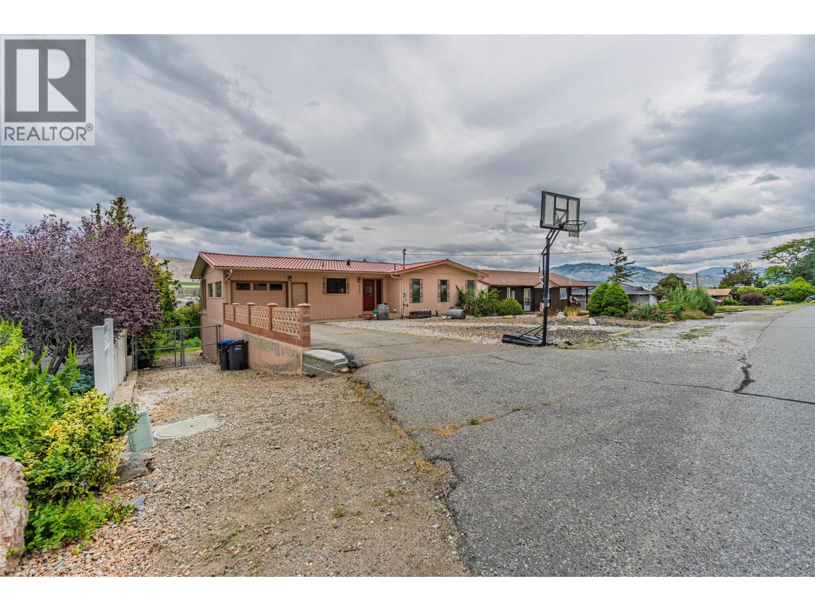 6563 Mountainview Drive, Oliver