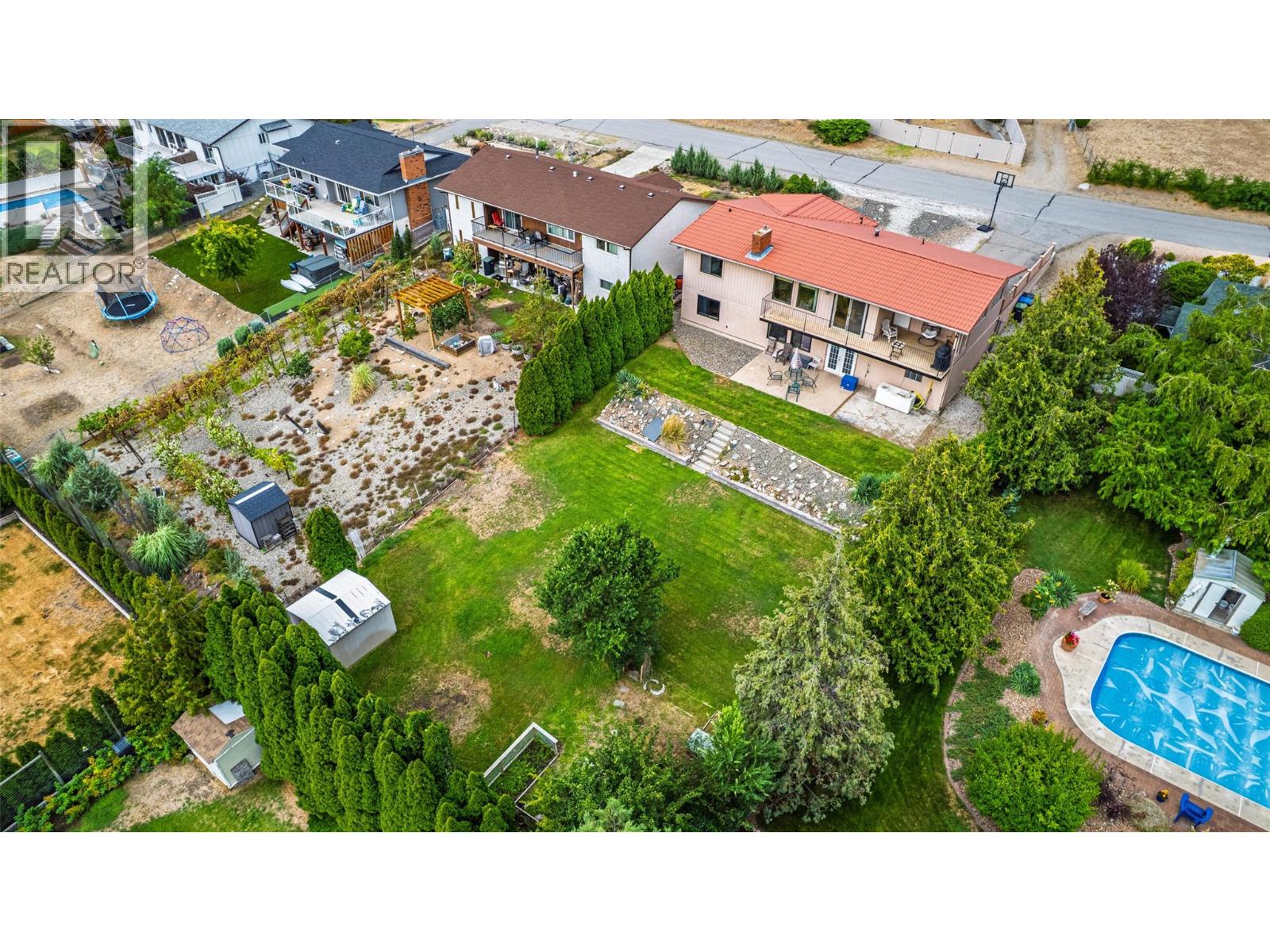  6563 Mountainview Drive, Oliver