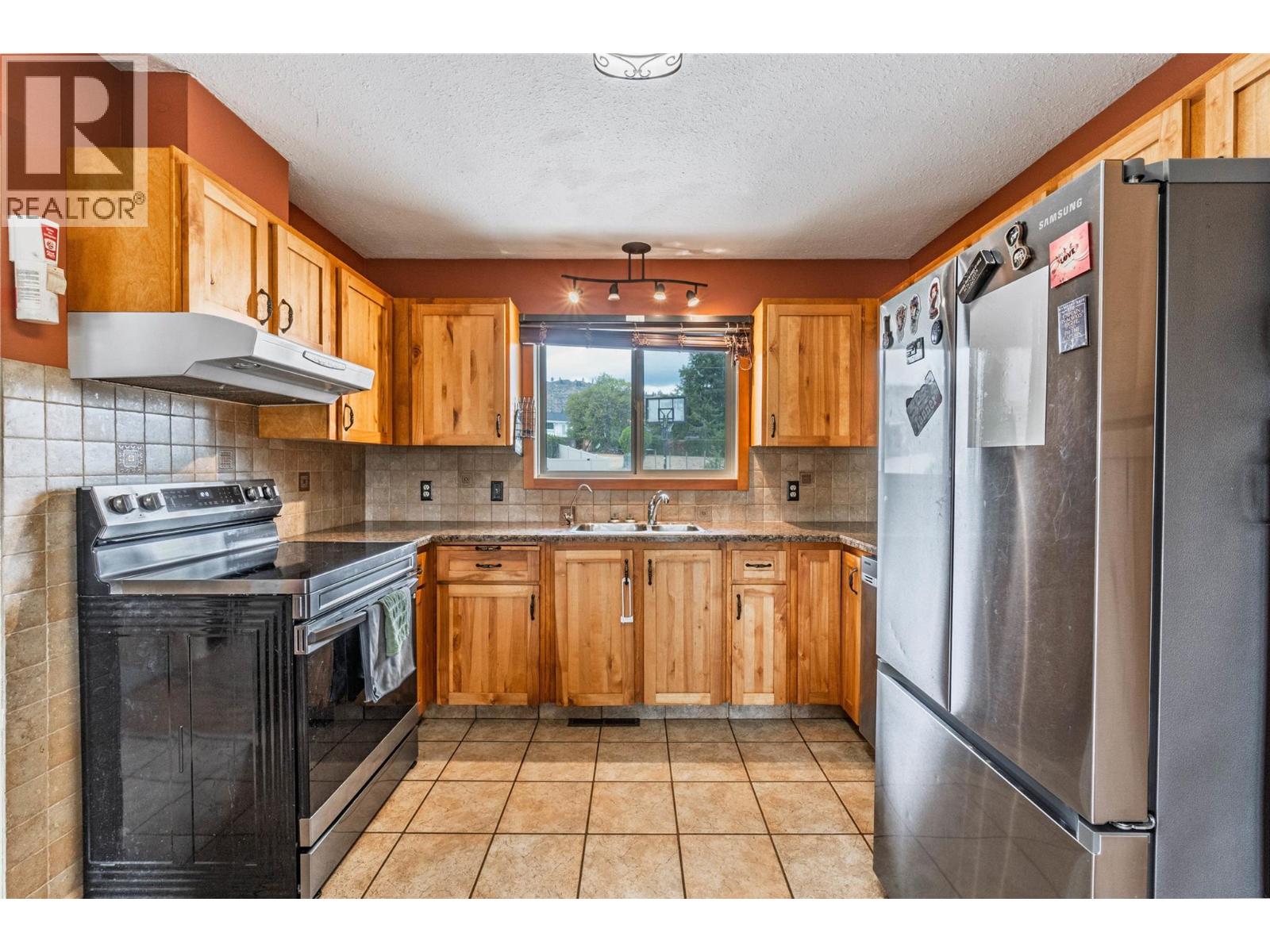  6563 Mountainview Drive, Oliver