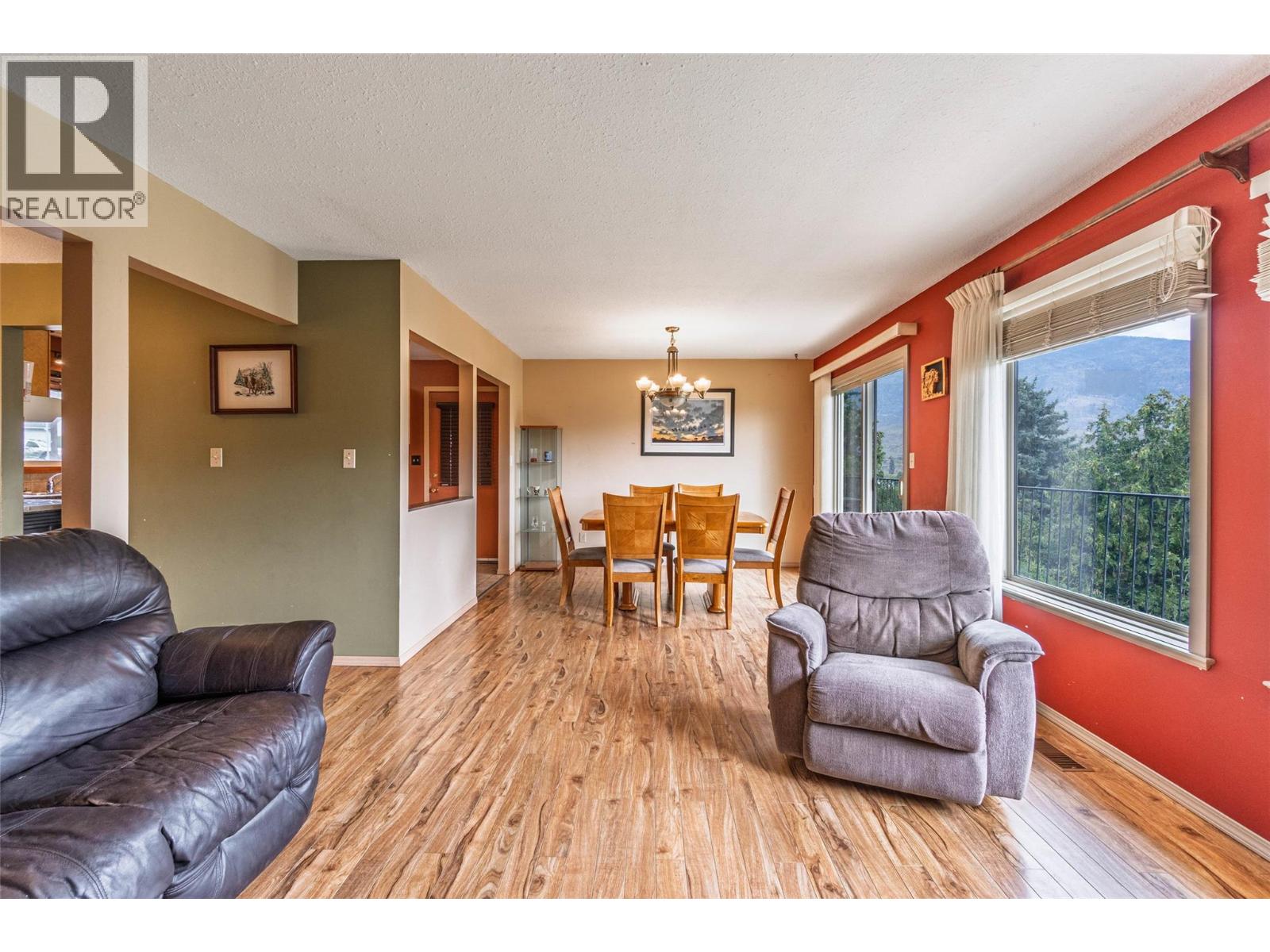  6563 Mountainview Drive, Oliver
