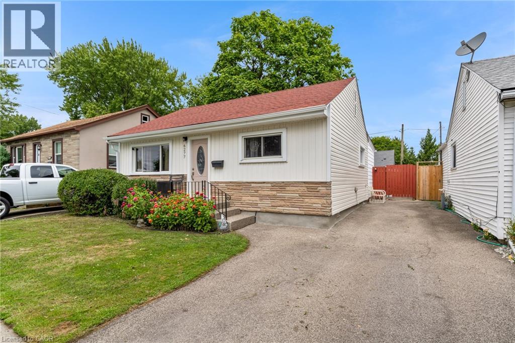 Photo 2 of 6277 Skinner Street, Niagara Falls ON