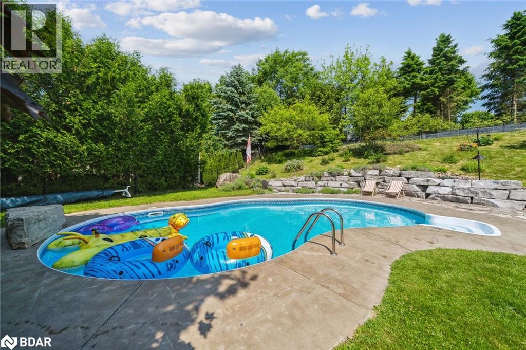 Photo 3 of 20 Mcfadden Drive, Hillsdale ON