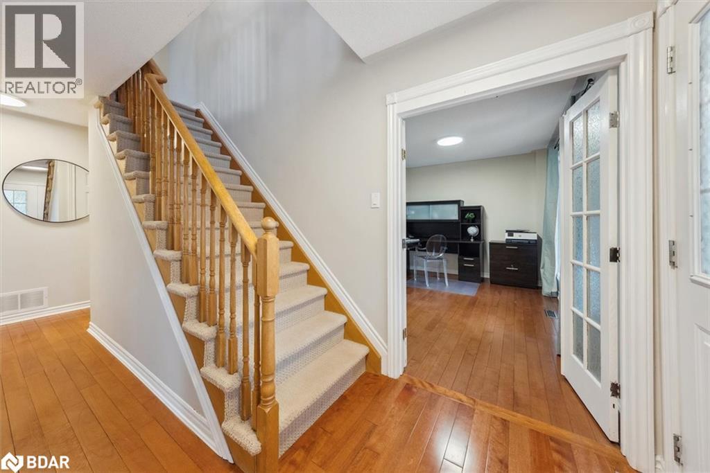 Photo 8 of 20 Mcfadden Drive, Hillsdale ON