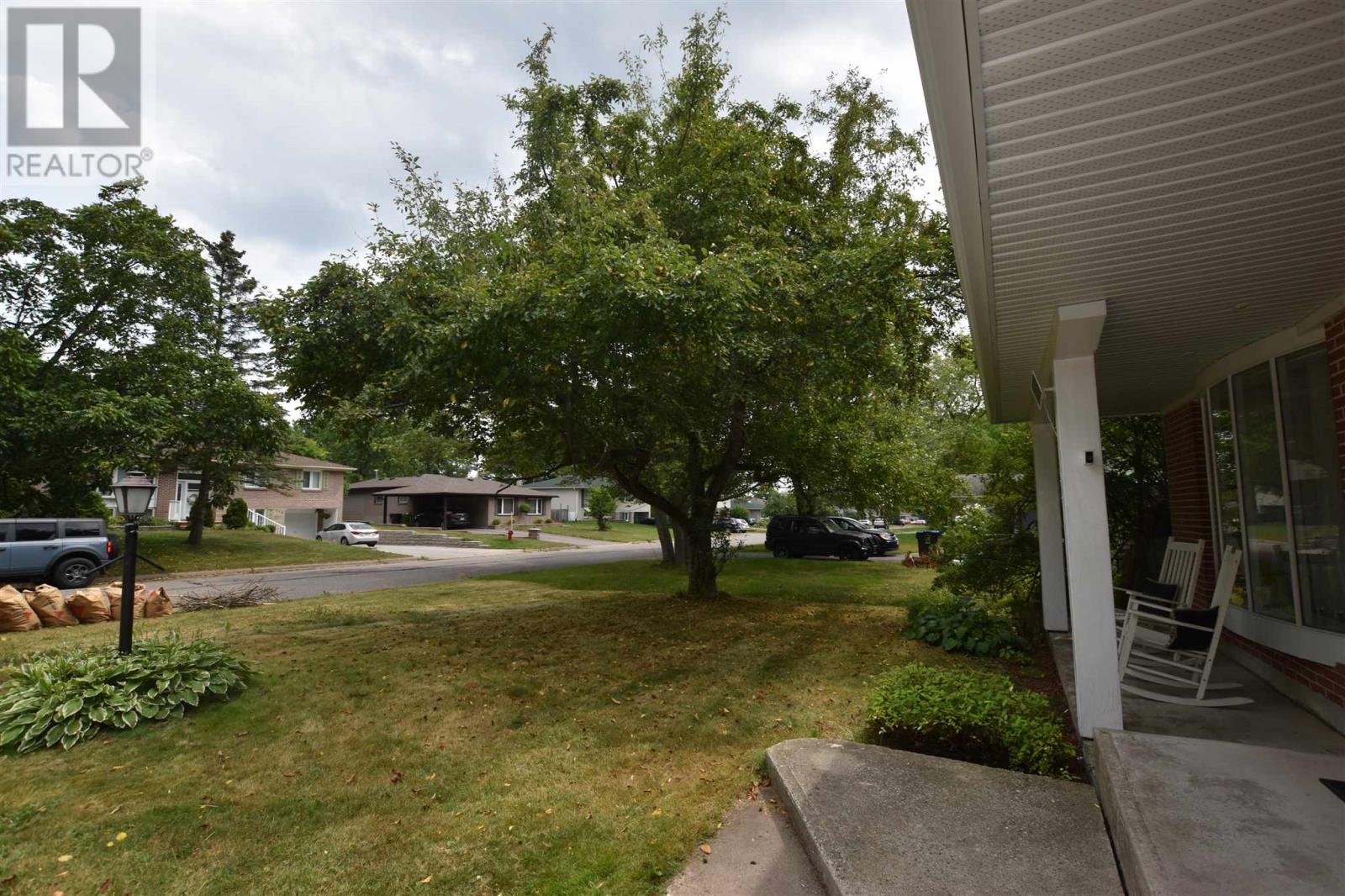 Photo 4 of 123 Palace Dr, Sault Ste Marie ON