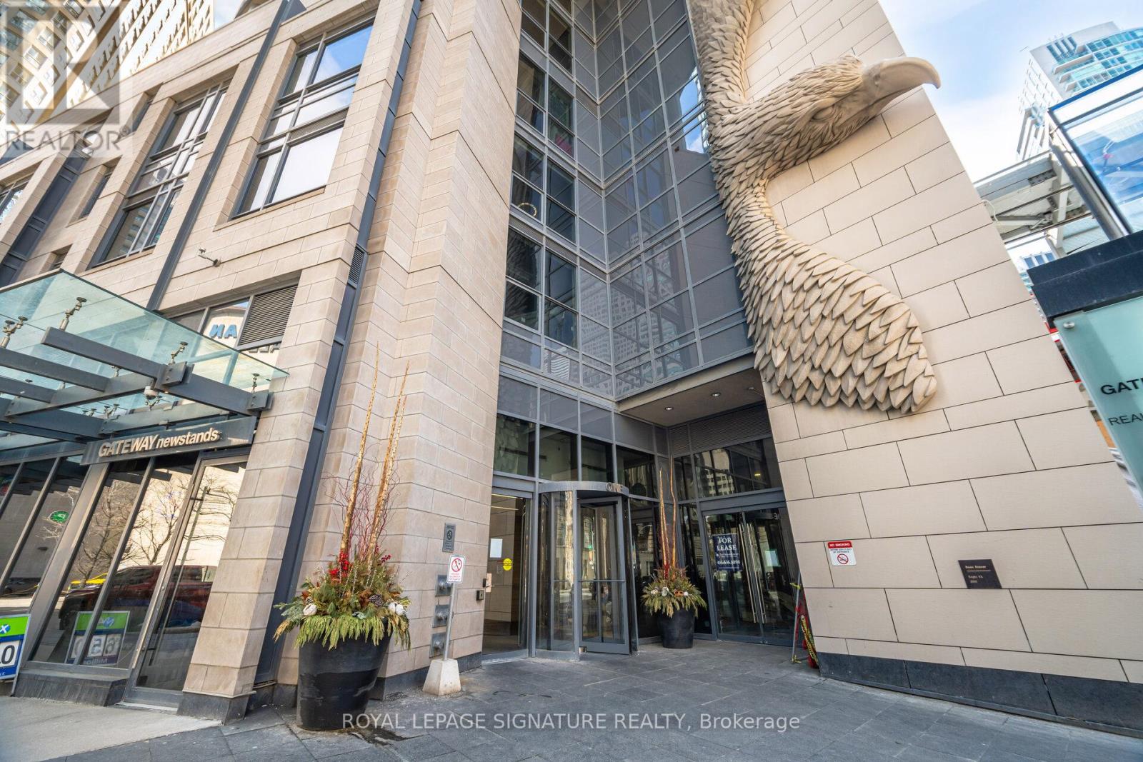 Photo 3 of 1501 1 The Esplanade Drive, Toronto ON