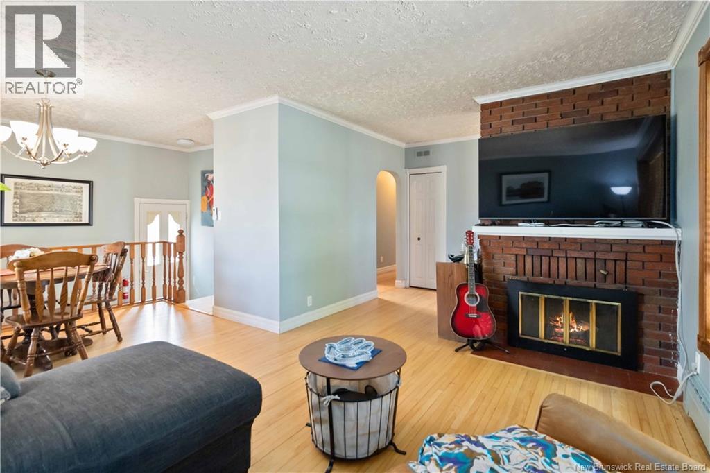 Photo 9 of 33 Ellerdale Avenue, Moncton NB