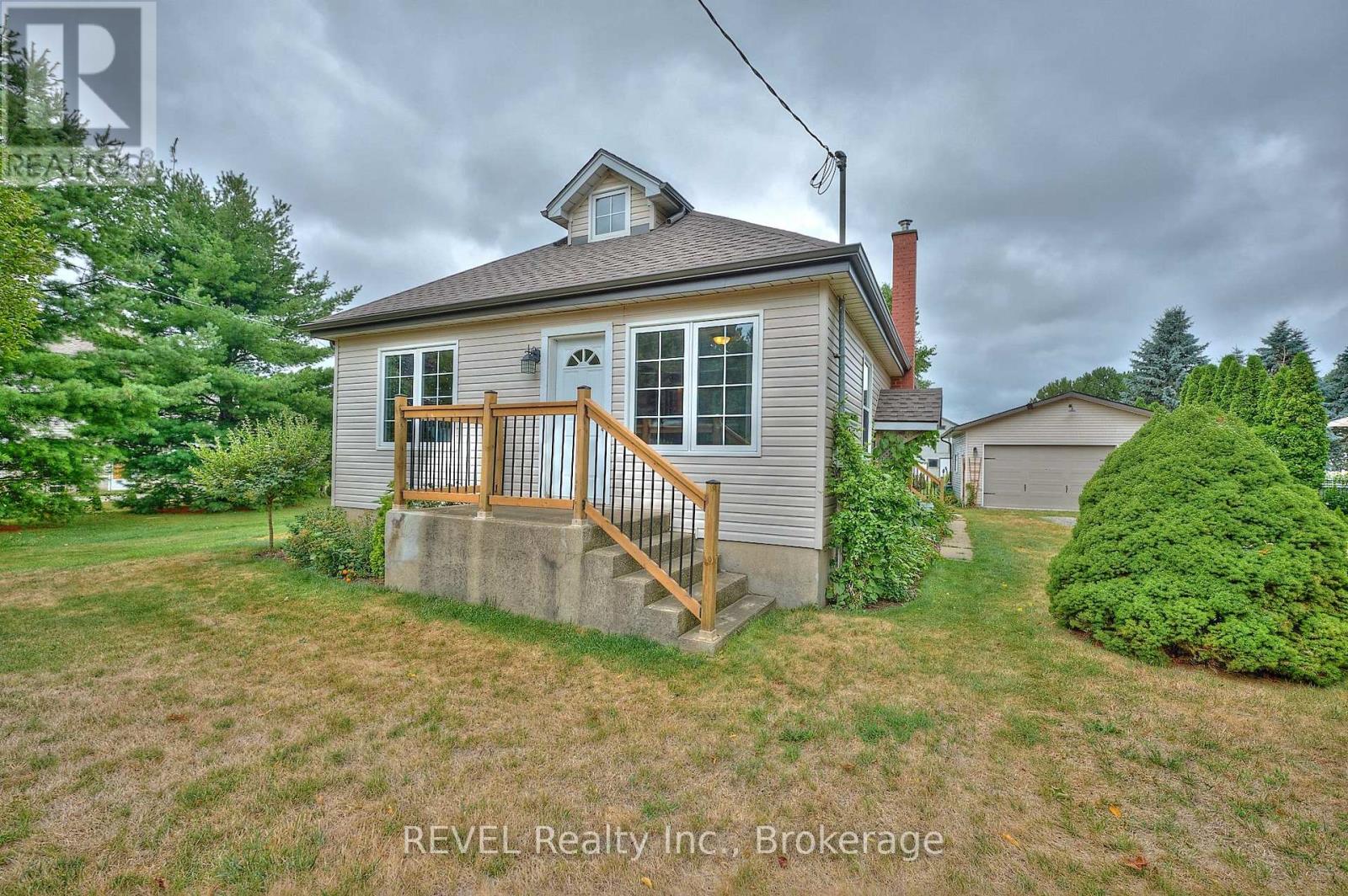 Photo 1 of 1317 Third Street Louth, St Catharines ON