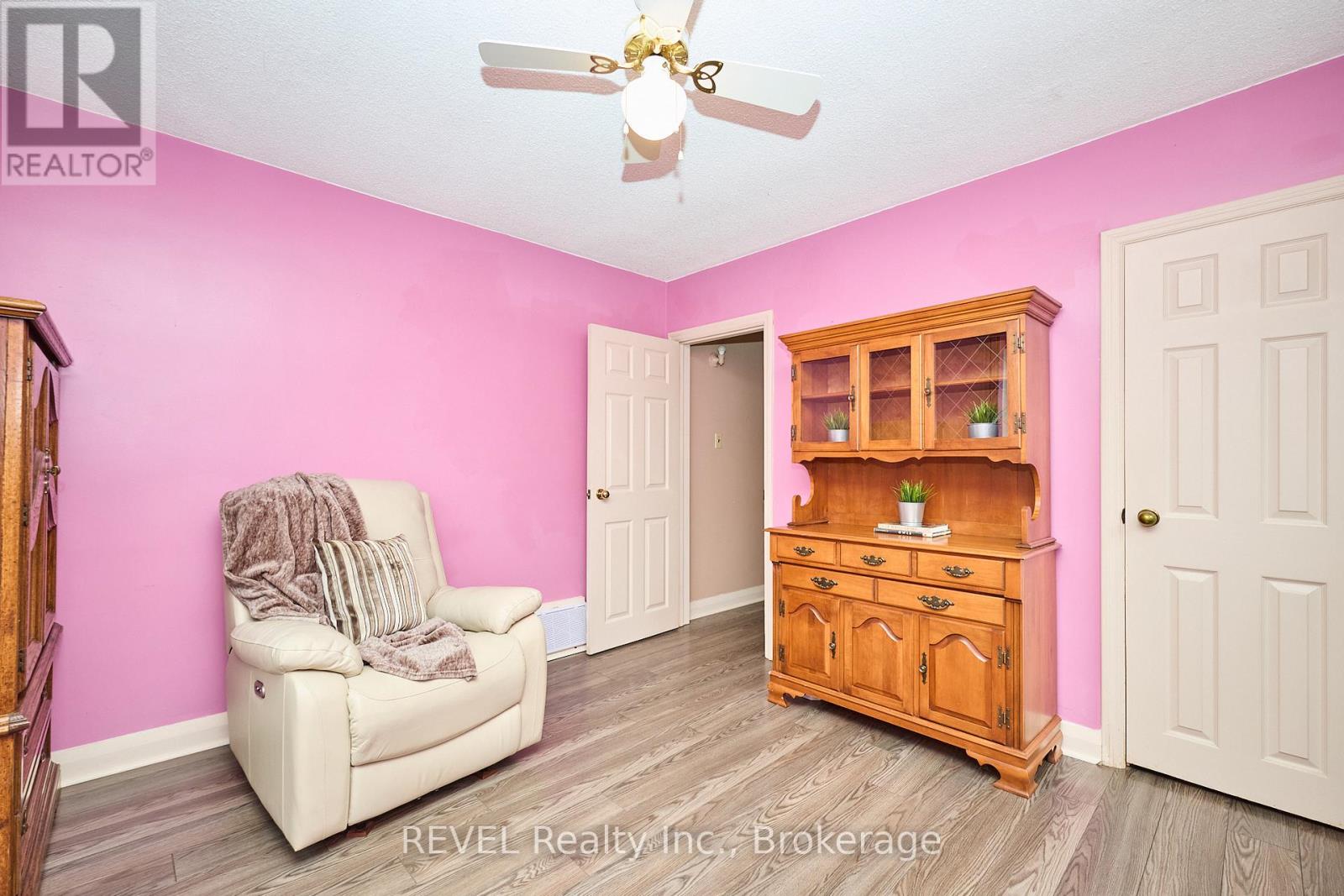 Photo 21 of 1317 Third Street Louth, St Catharines ON