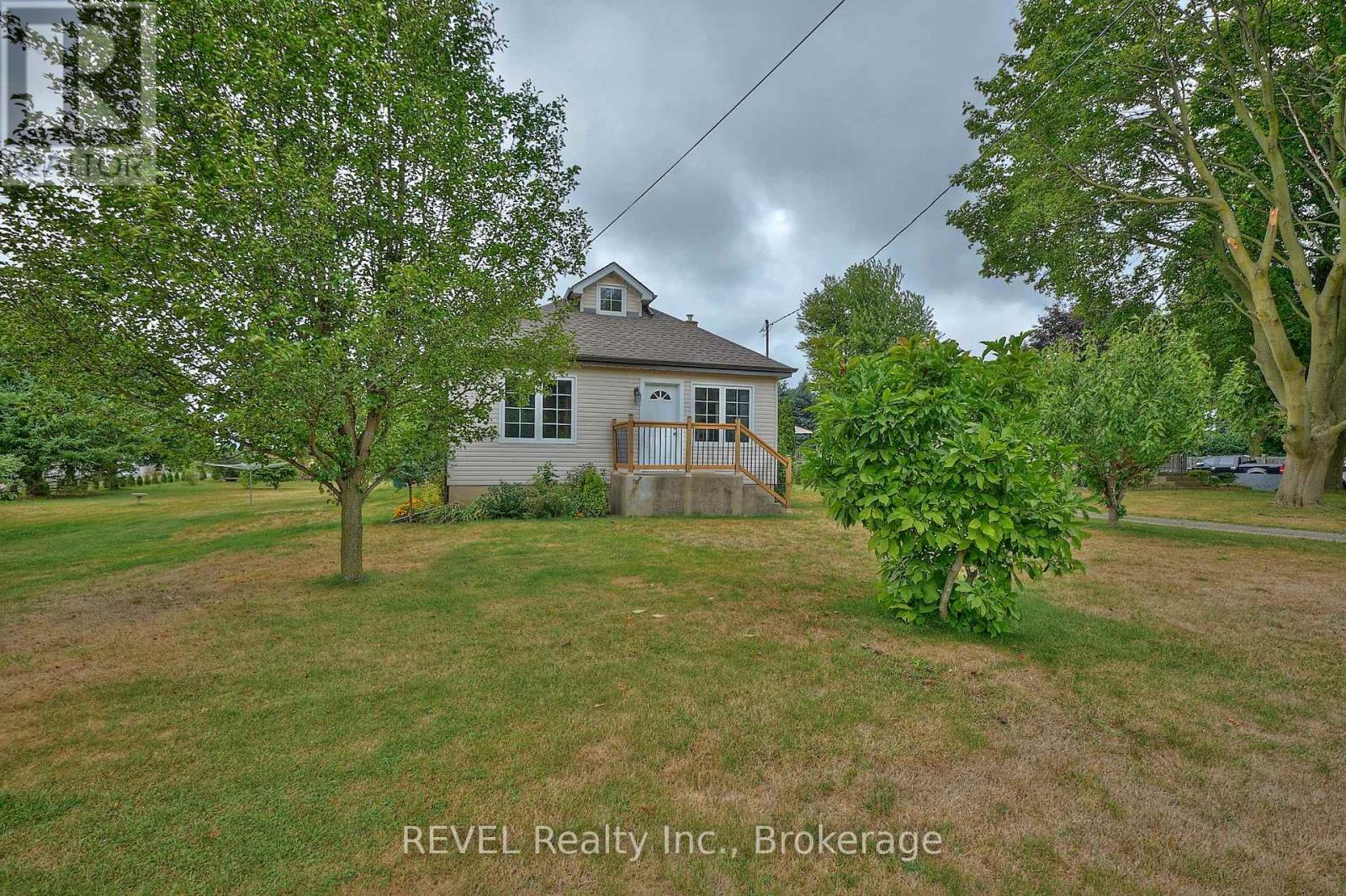 Photo 3 of 1317 Third Street Louth, St Catharines ON