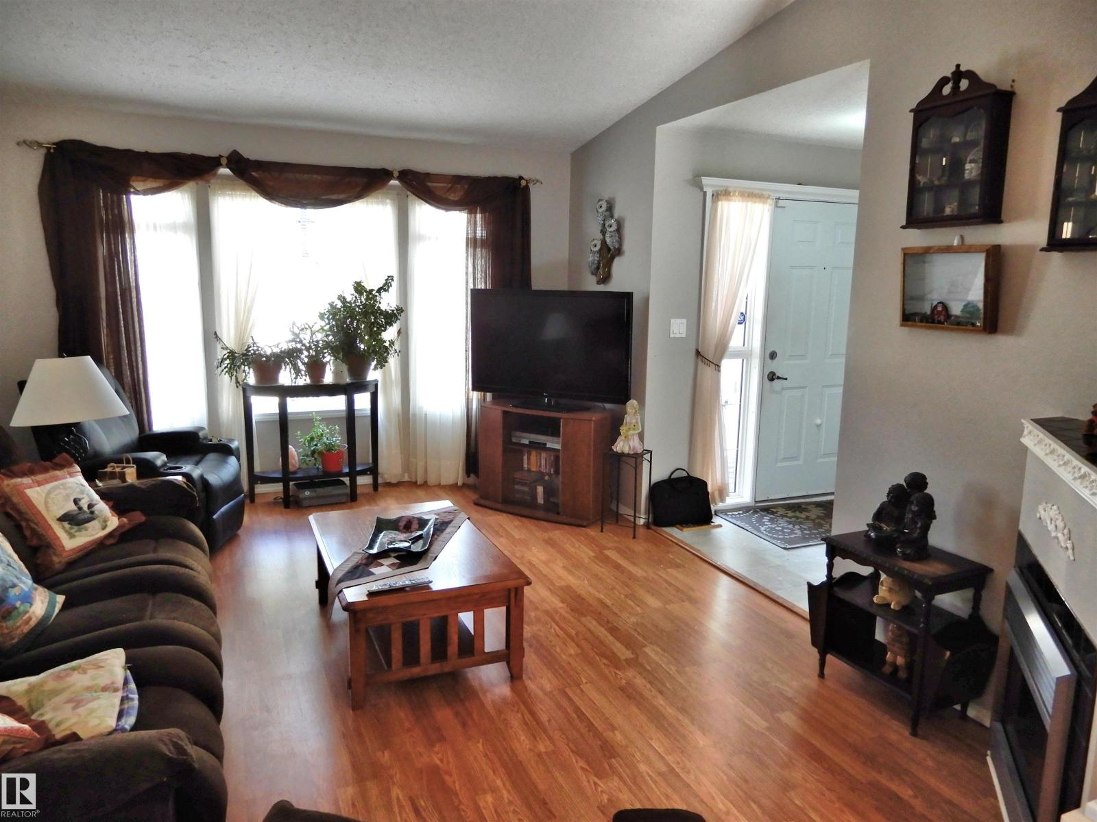 Photo 7 of 10111 105 St, Morinville AB