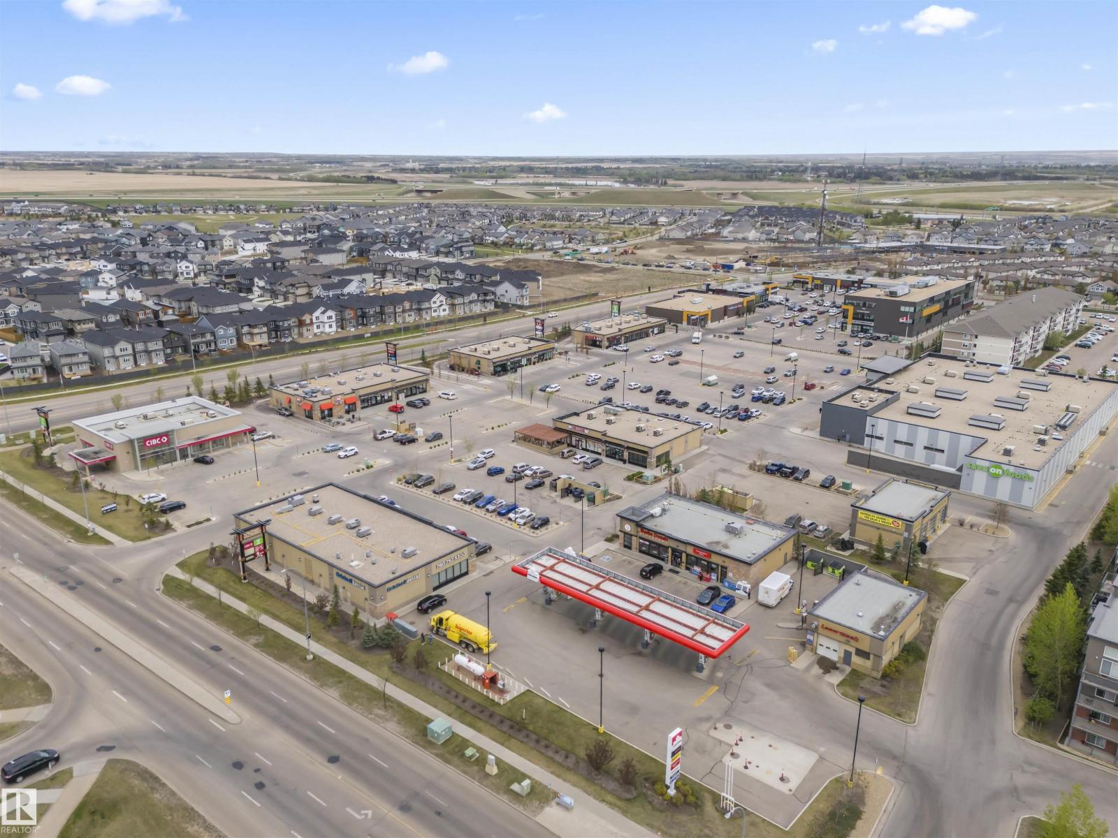 Photo 4 of 16819 47 St Nw, Edmonton AB