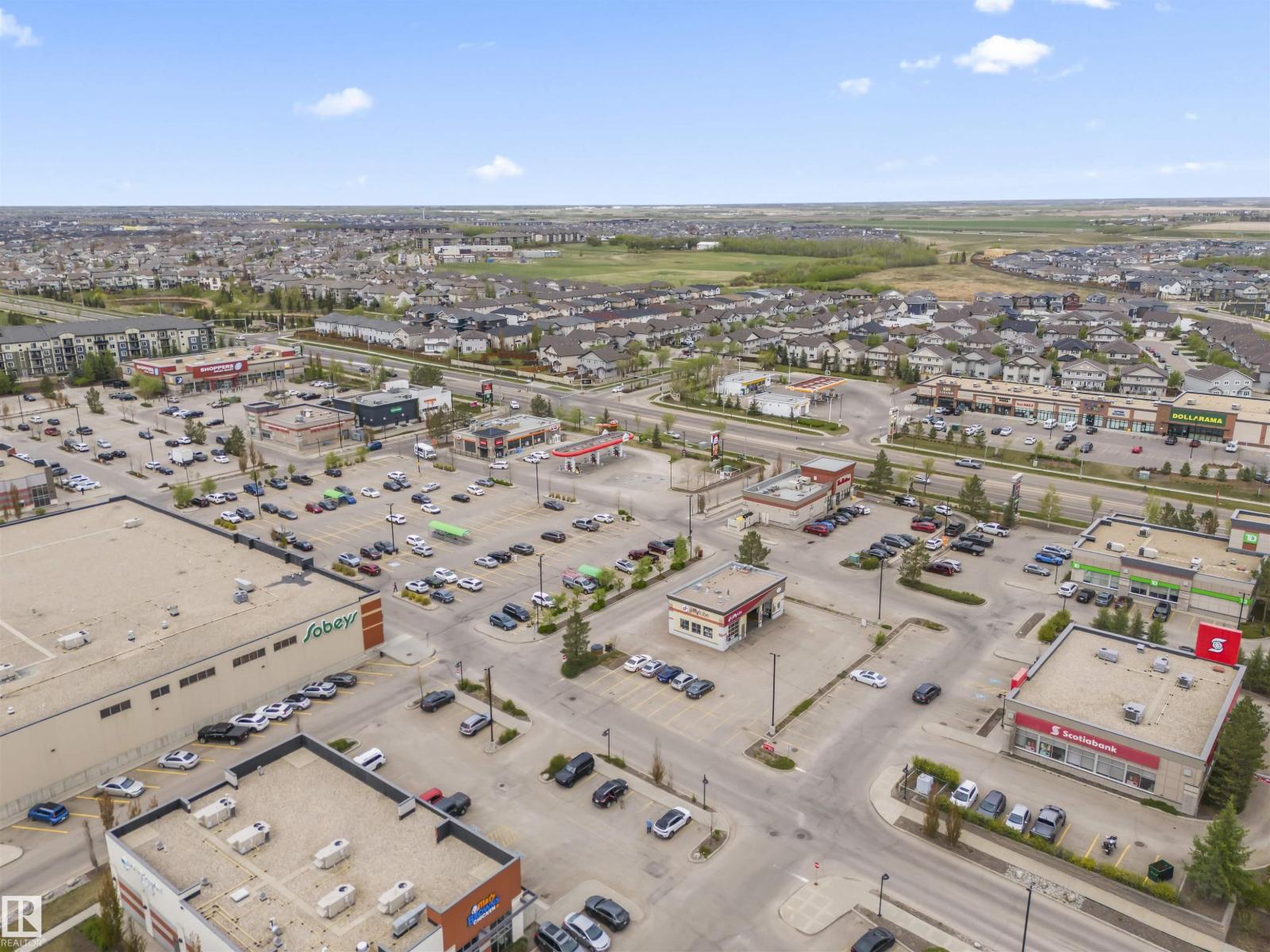 Photo 5 of 16819 47 St Nw, Edmonton AB
