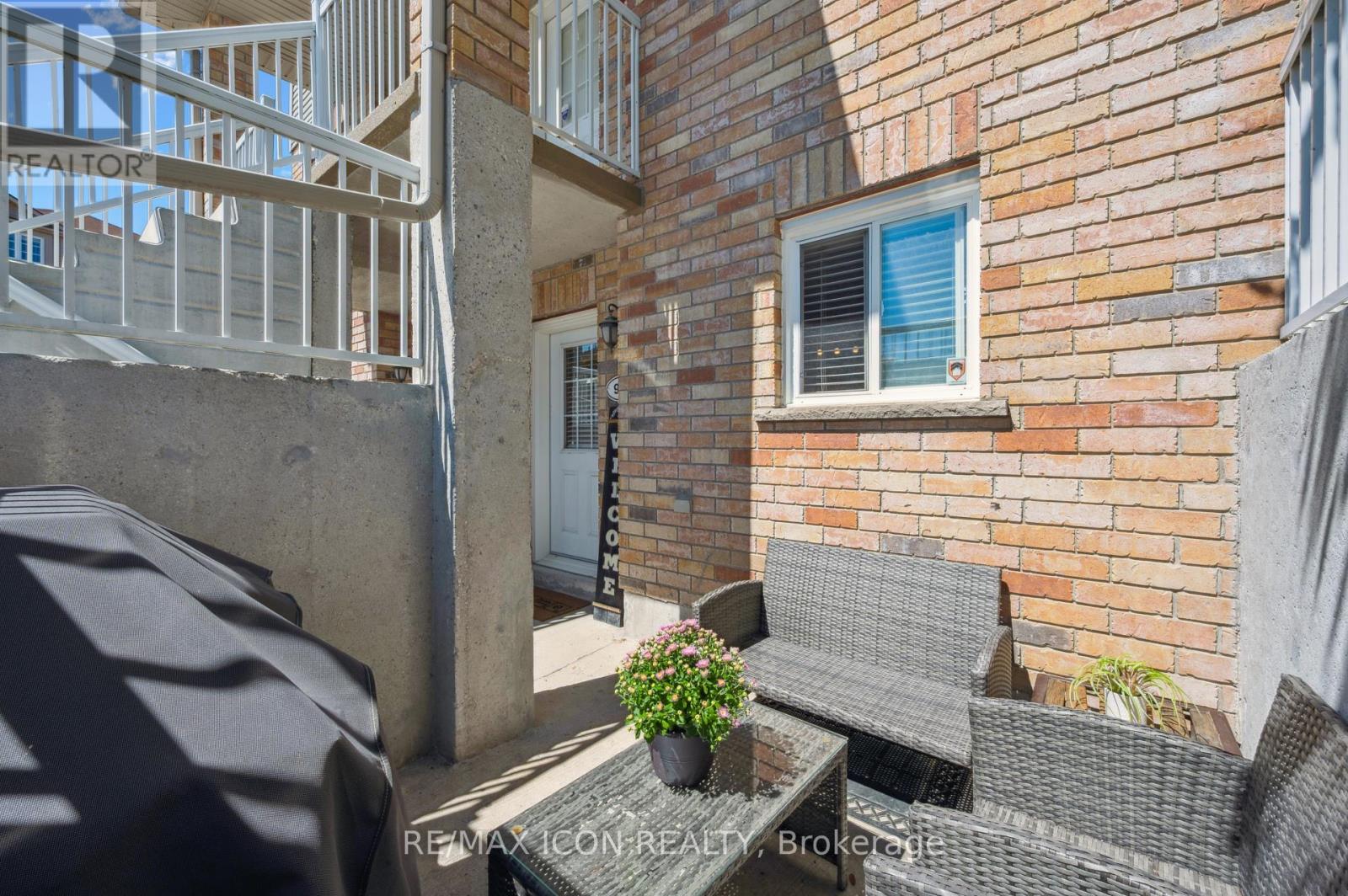 Photo 5 of 9 D 50 Howe Drive, Kitchener ON