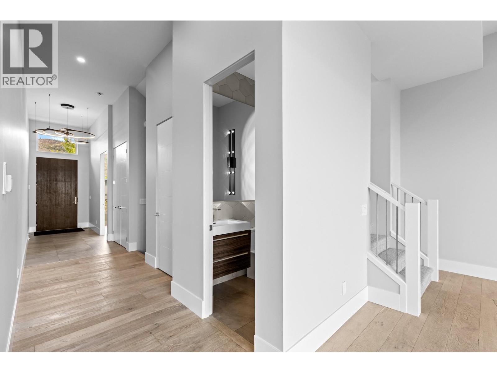  1240 Ponds Avenue, Kelowna