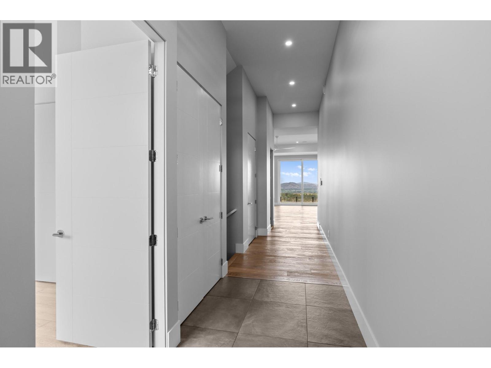  1240 Ponds Avenue, Kelowna