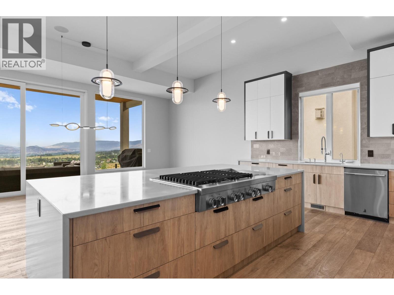  1240 Ponds Avenue, Kelowna