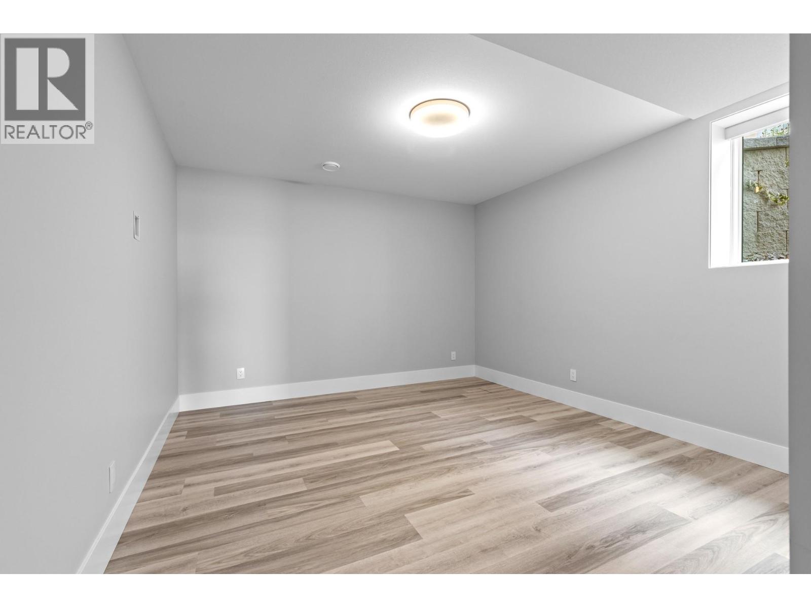  1240 Ponds Avenue, Kelowna