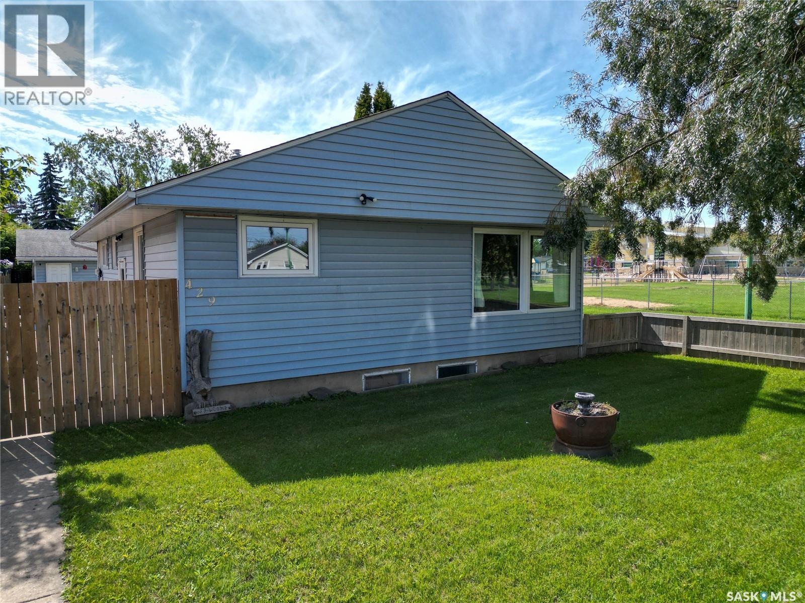 Photo 19 of 429 23rd Street W, Prince Albert SK