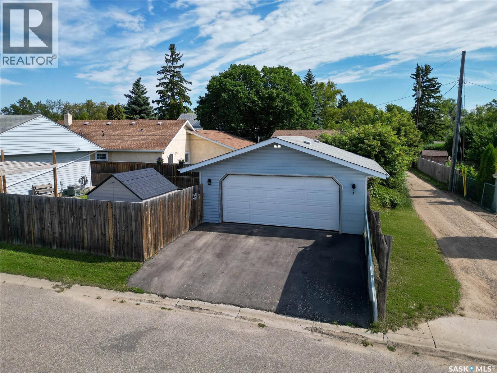 Photo 2 of 429 23rd Street W, Prince Albert SK