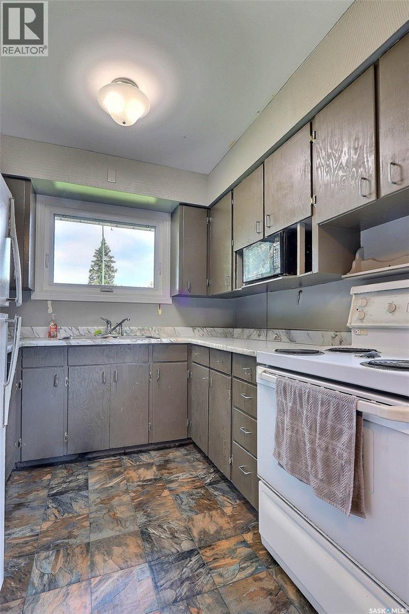 Photo 6 of 429 23rd Street W, Prince Albert SK