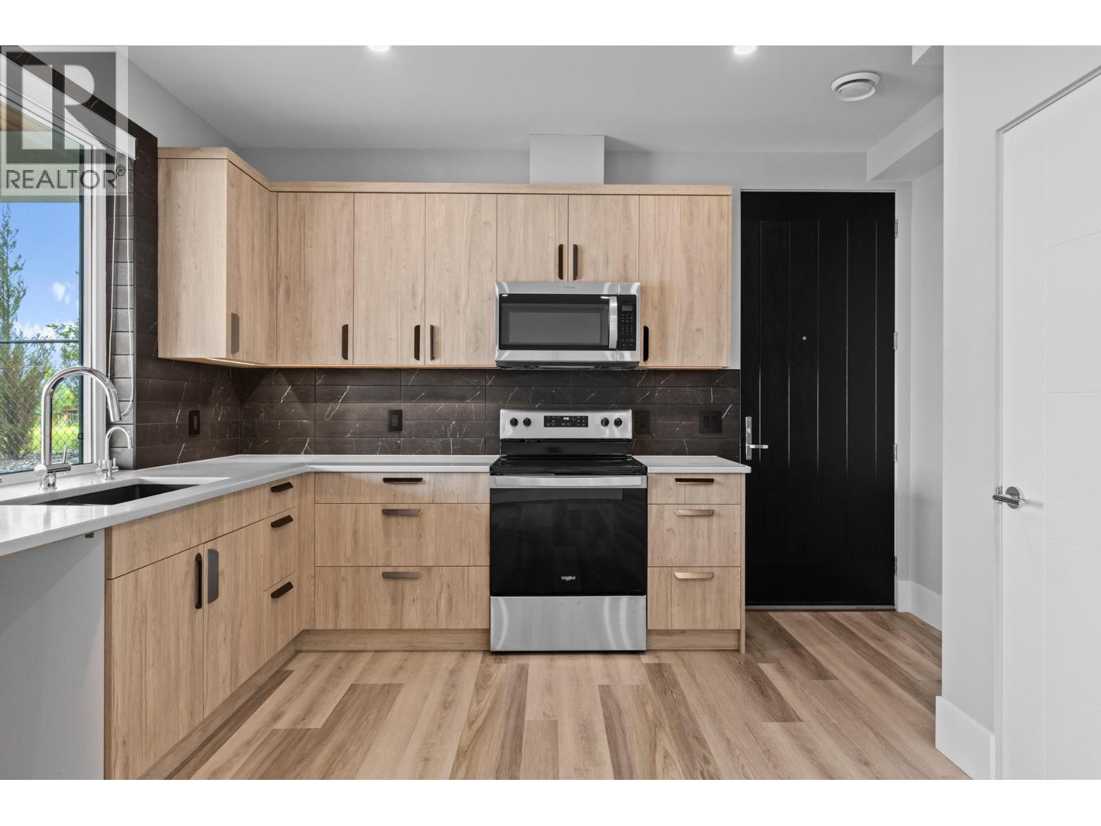  1240 Ponds Avenue, Kelowna