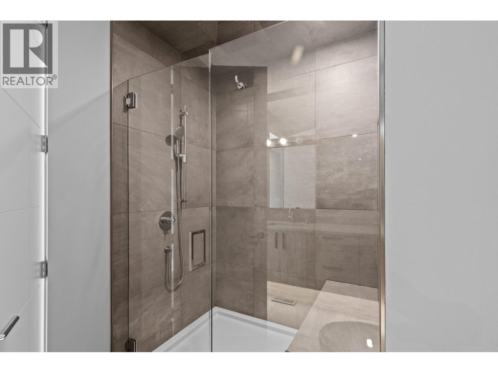  1240 Ponds Avenue, Kelowna