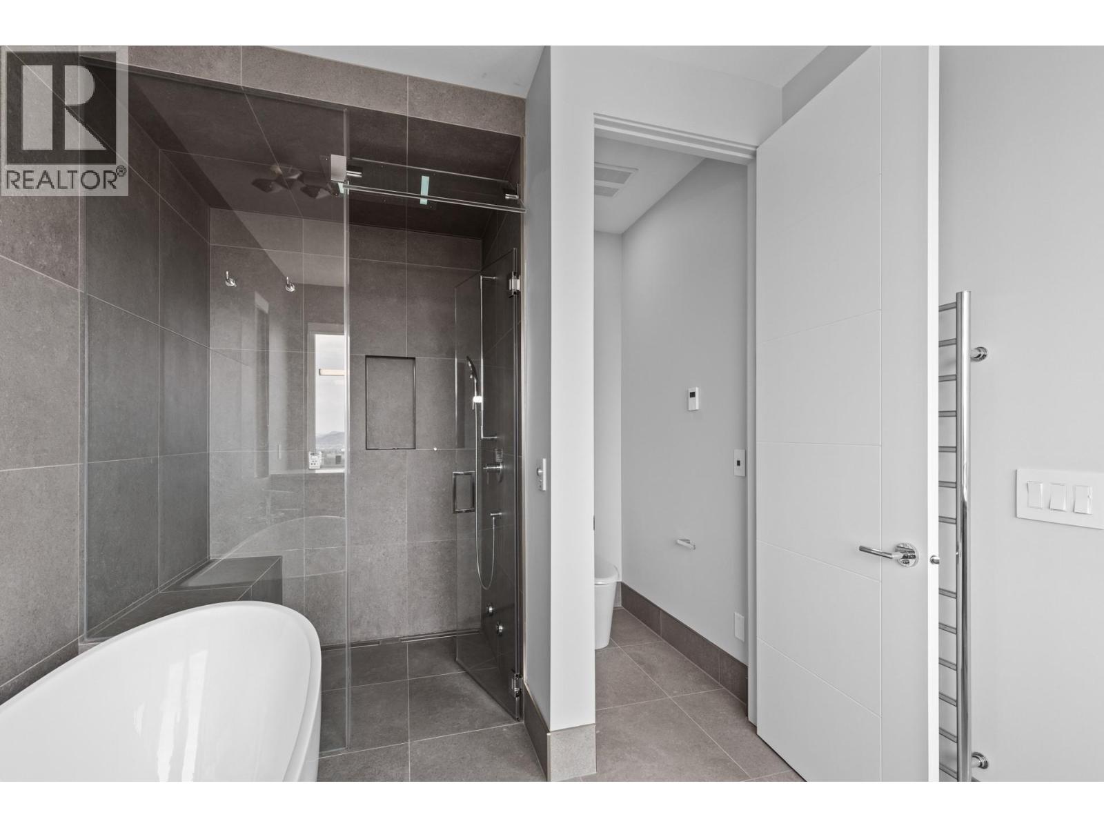  1240 Ponds Avenue, Kelowna