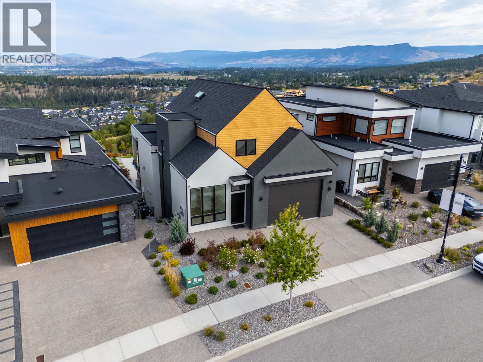  1240 Ponds Avenue, Kelowna